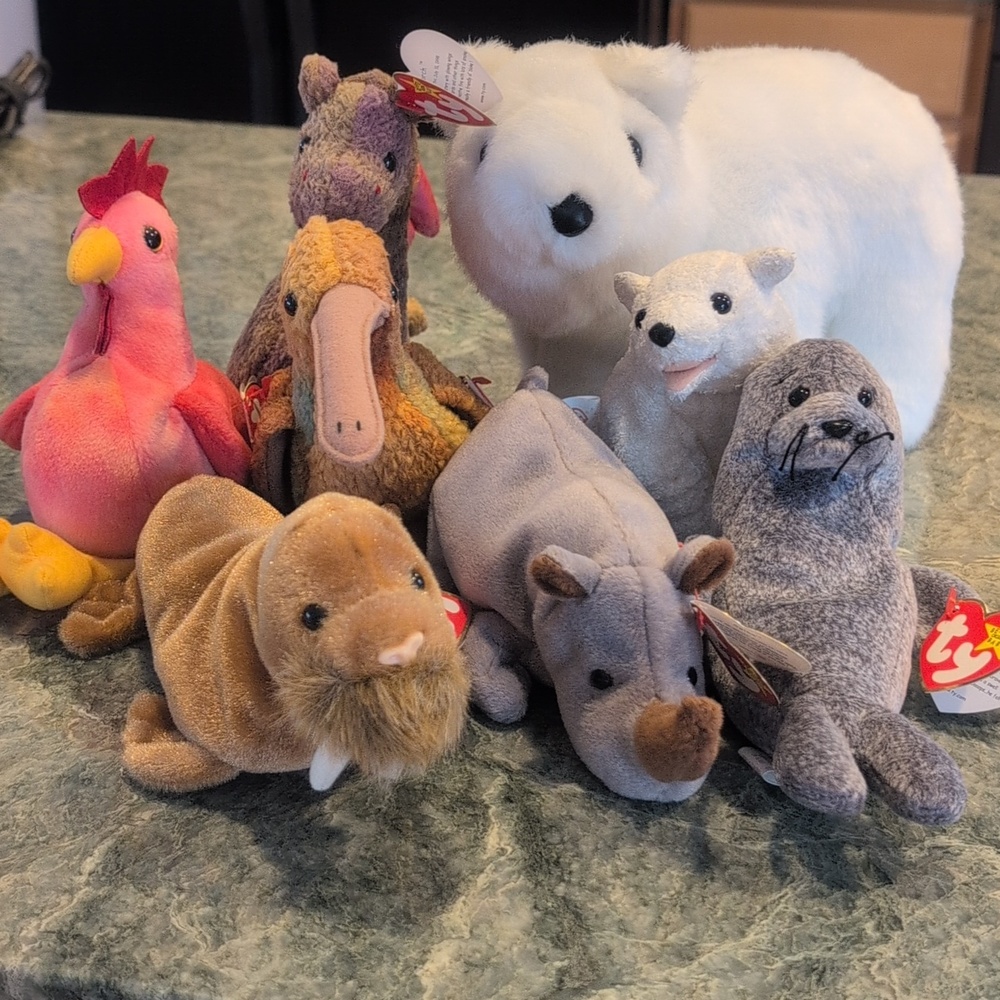 Beanie (7) Bundle And A Larger Polar Bear